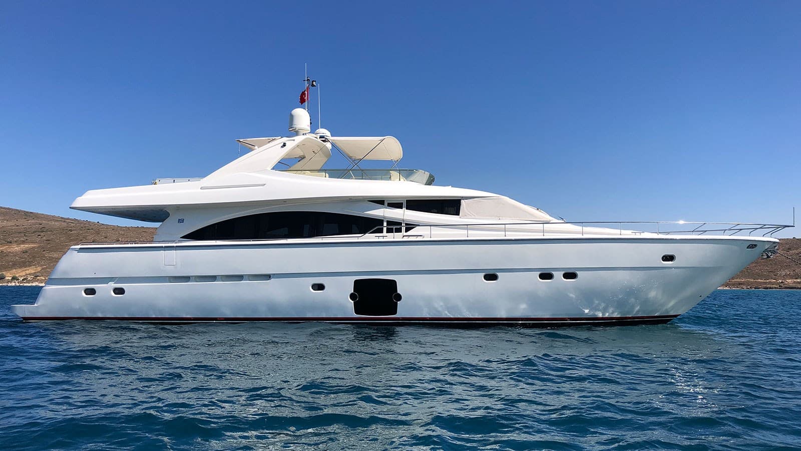 QUIT — 2005 · 83.01' · 4 Cabins · Pre-Owned