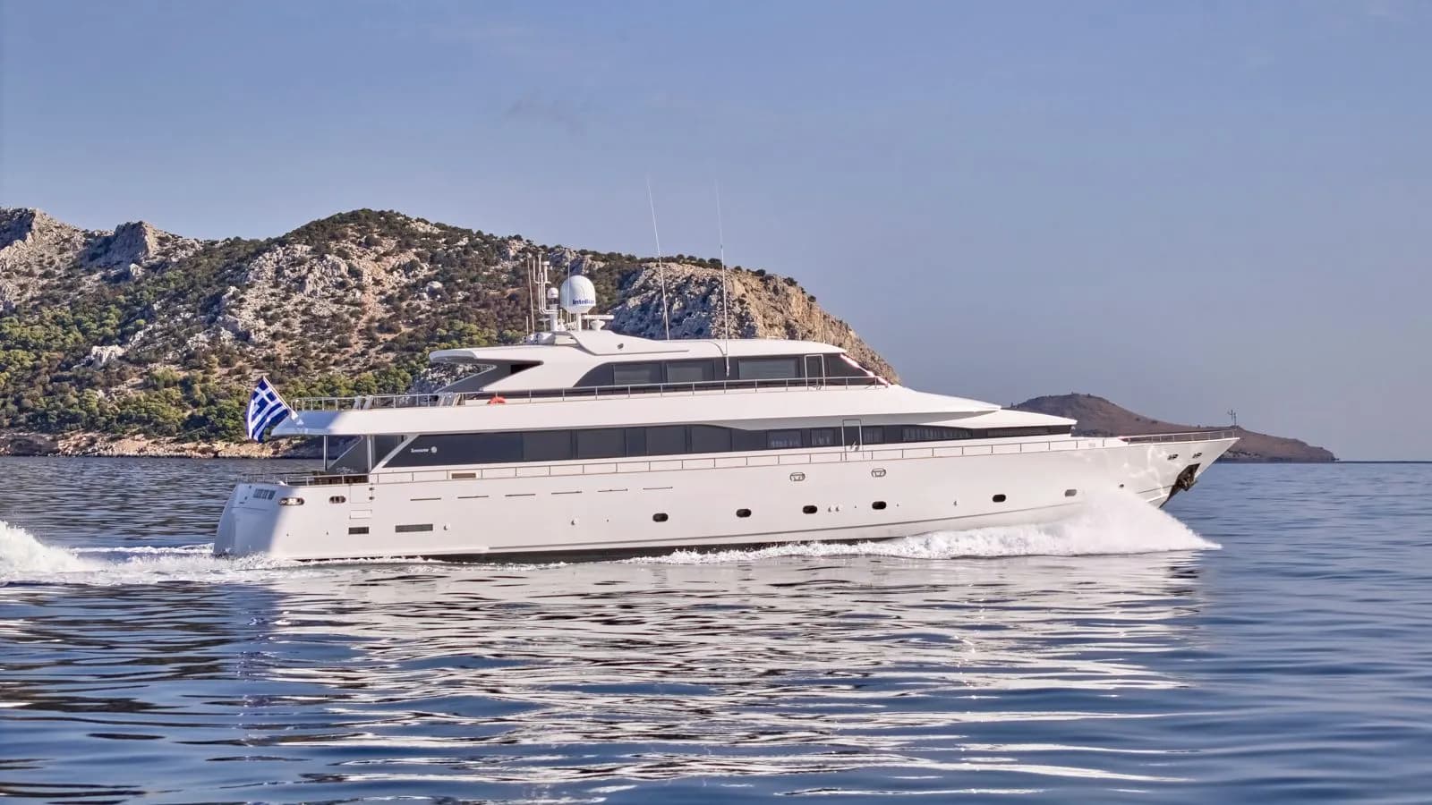 LET IT BE — 1998 · 118.01' · 5 Cabins · Pre-Owned
