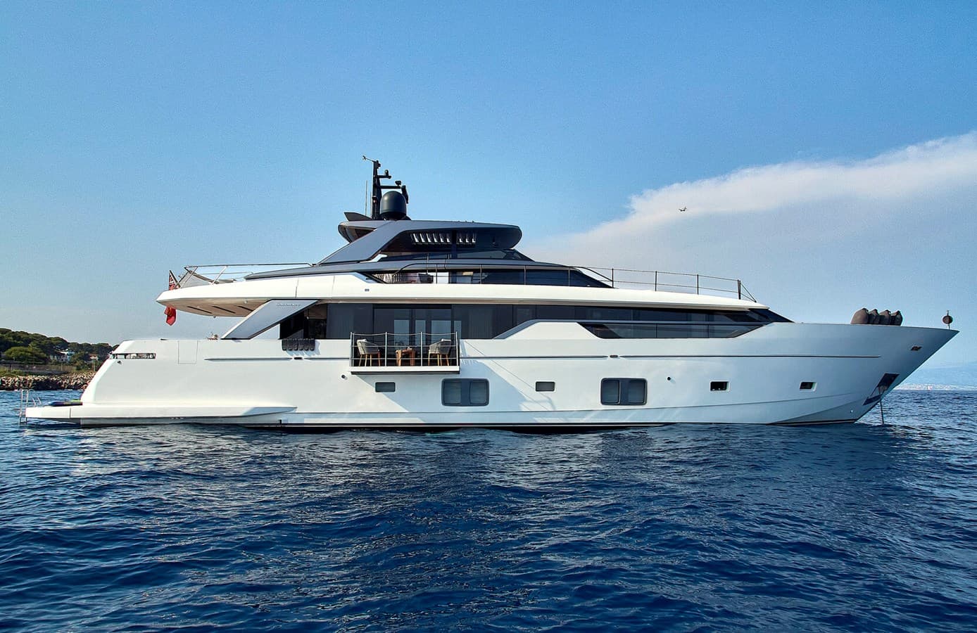 HAYAT — 2021 · 101.97' · 5 Cabins · Pre-Owned