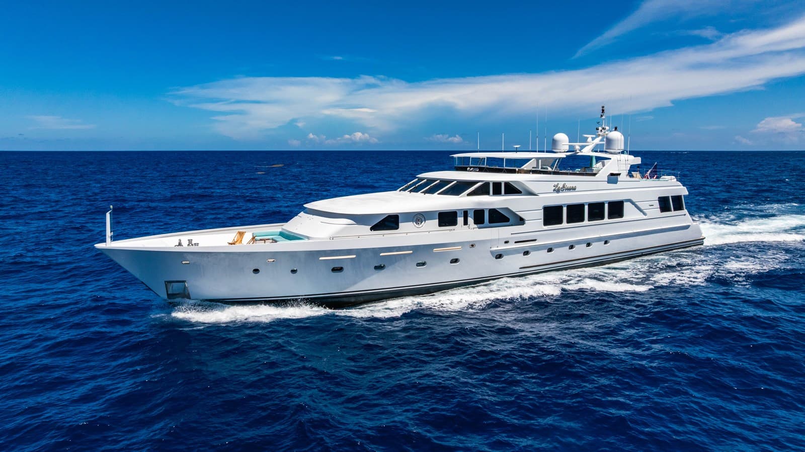 LA SIRENA — 2000 · 140.98' · 4 Cabins · Pre-Owned