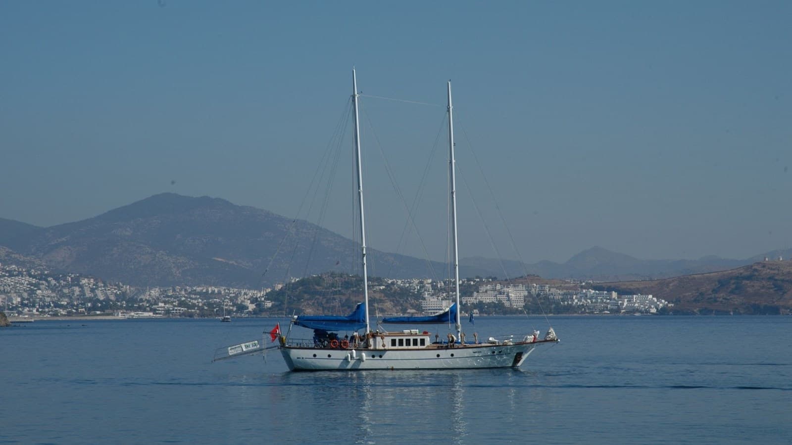 ARINNA — 2006 · 73.82' · 4 Cabins · Pre-Owned