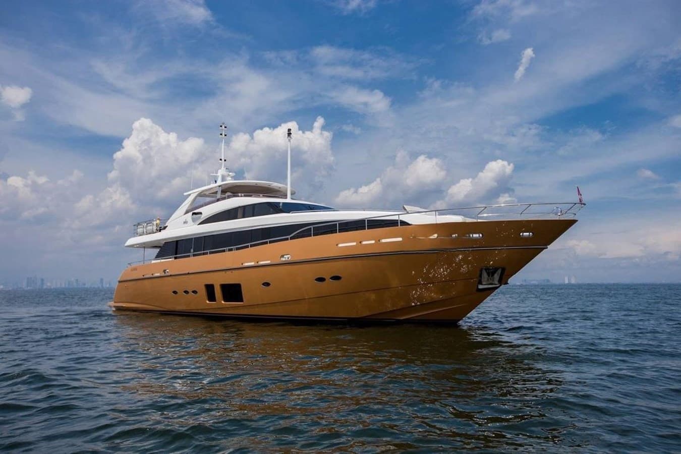 BLUE MOON — 2013 · 104.99' · 5 Cabins · Pre-Owned