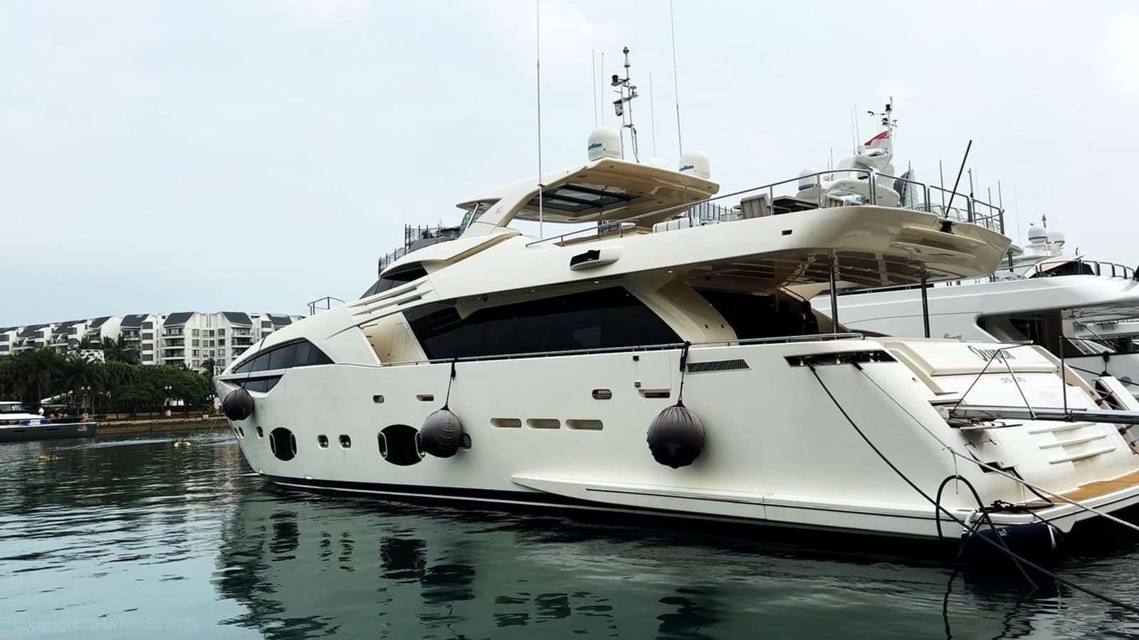 OXYGEN — 2015 · 100.33' · 5 Cabins · Pre-Owned