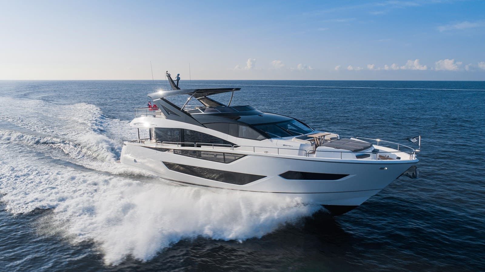 SU — 2022 · 86.29' · 4 Cabins · Pre-Owned