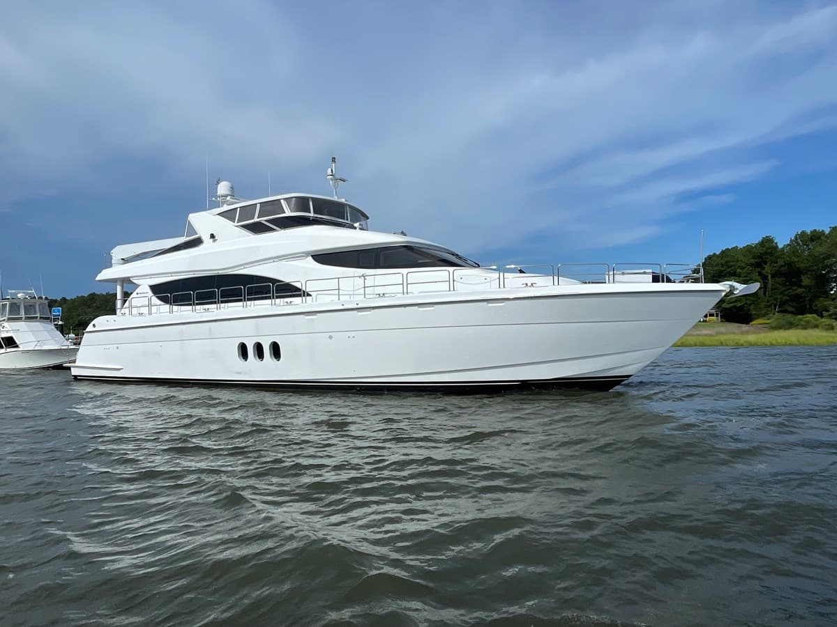 HOPE — 2004 · 79.99' · 4 Cabins · Pre-Owned