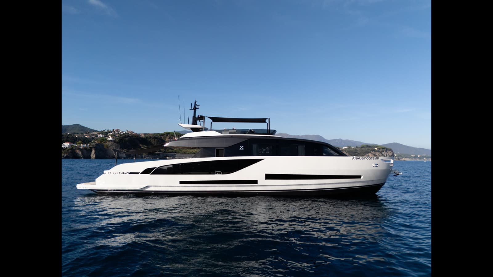X90 FAST — 2027 · 89.99' · 4 Cabins · Pre-Owned