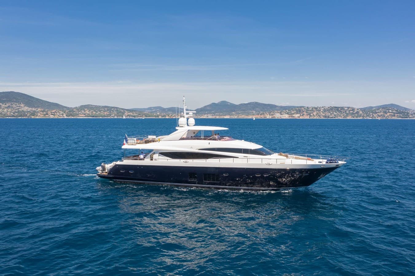 MIRA — 2013 · 98.82' · 4 Cabins · Pre-Owned