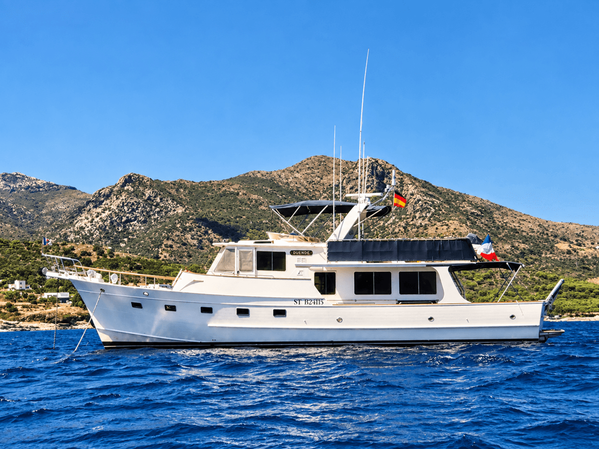 DUENDE — 1998 · 59.71' · 3 Cabins · Pre-Owned