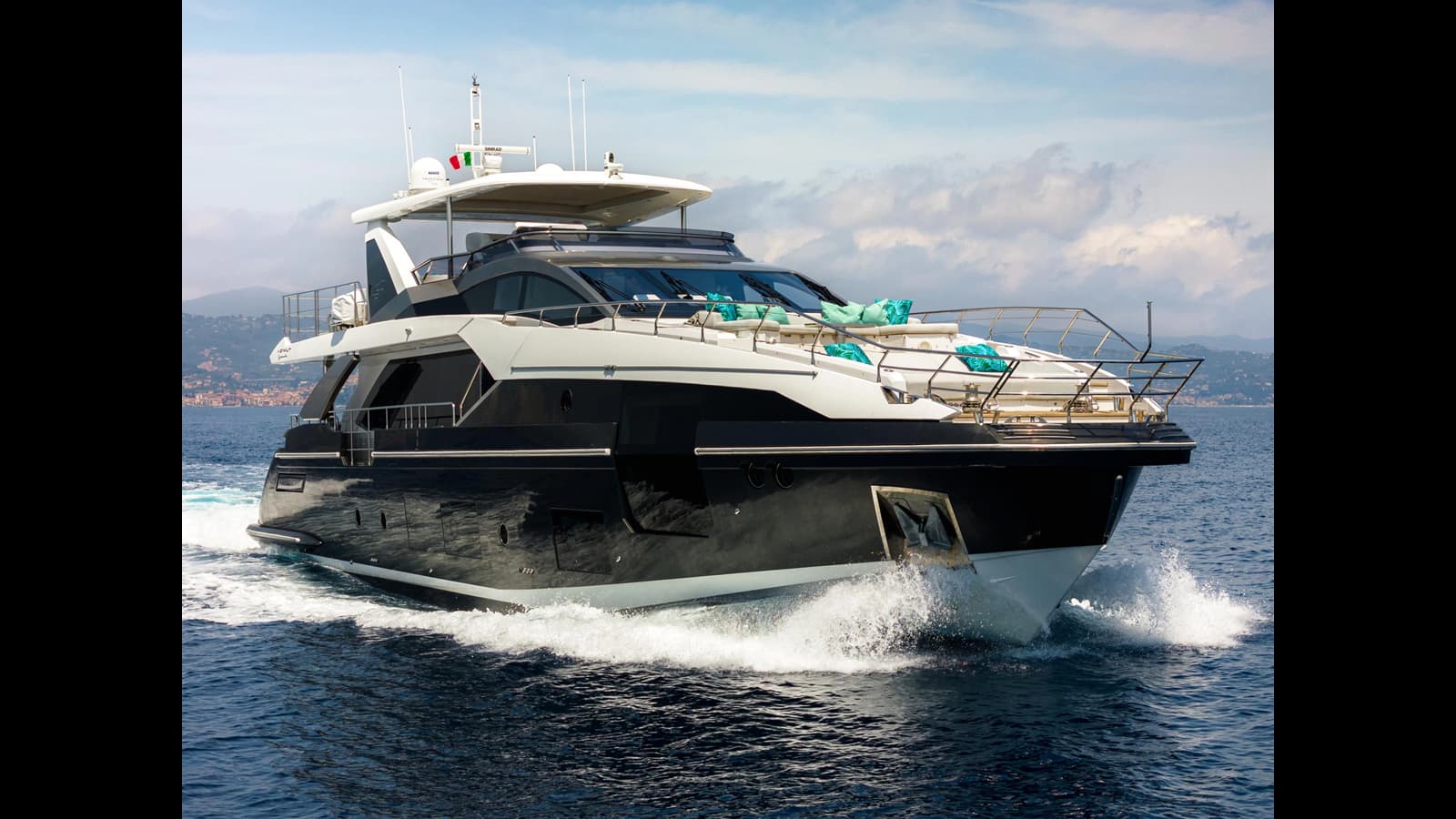 27 METRI — 2019 · 87.99' · 5 Cabins · Pre-Owned