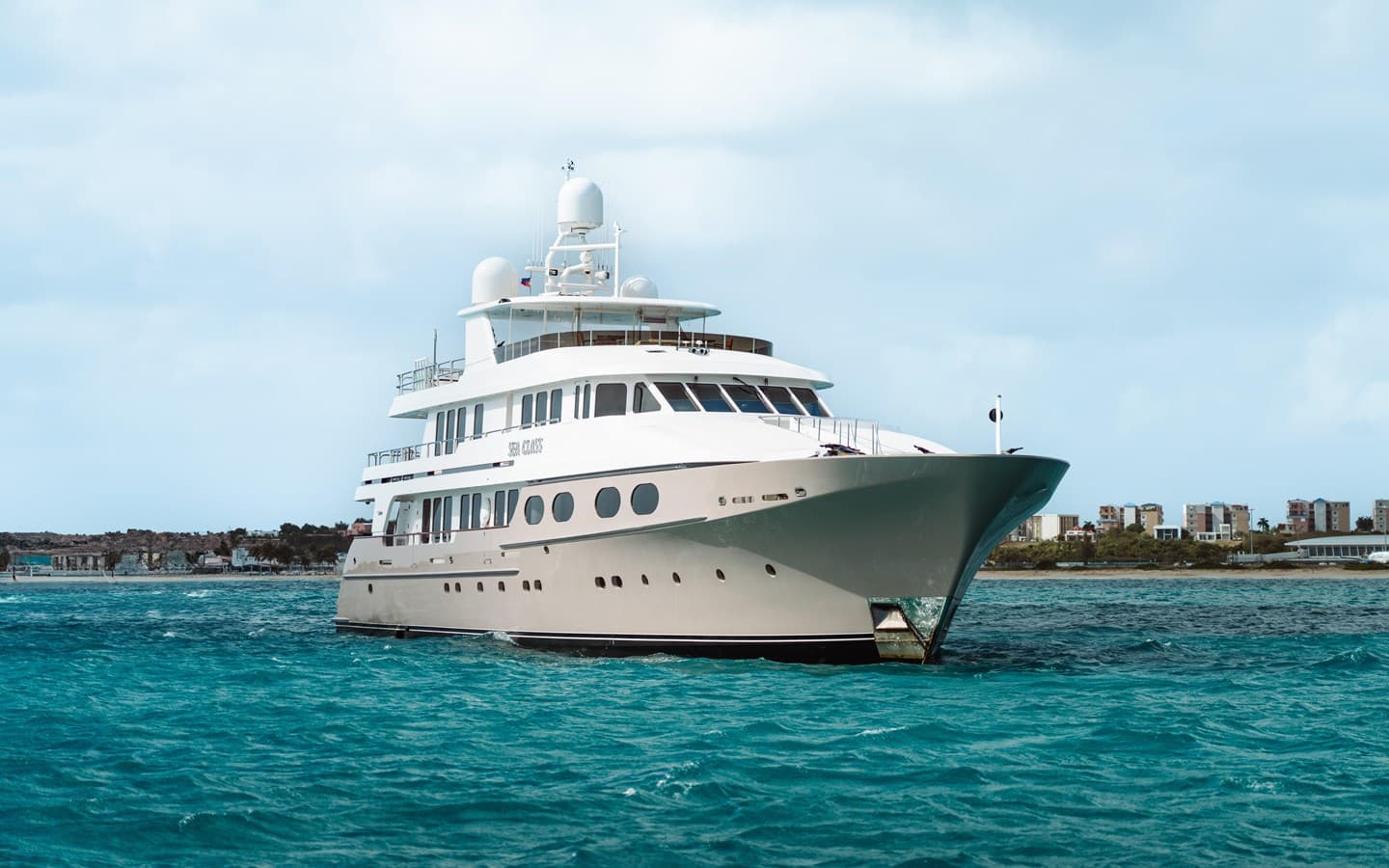 SEA CLASS — 1997 · 154.99' · 6 Cabins · Pre-Owned