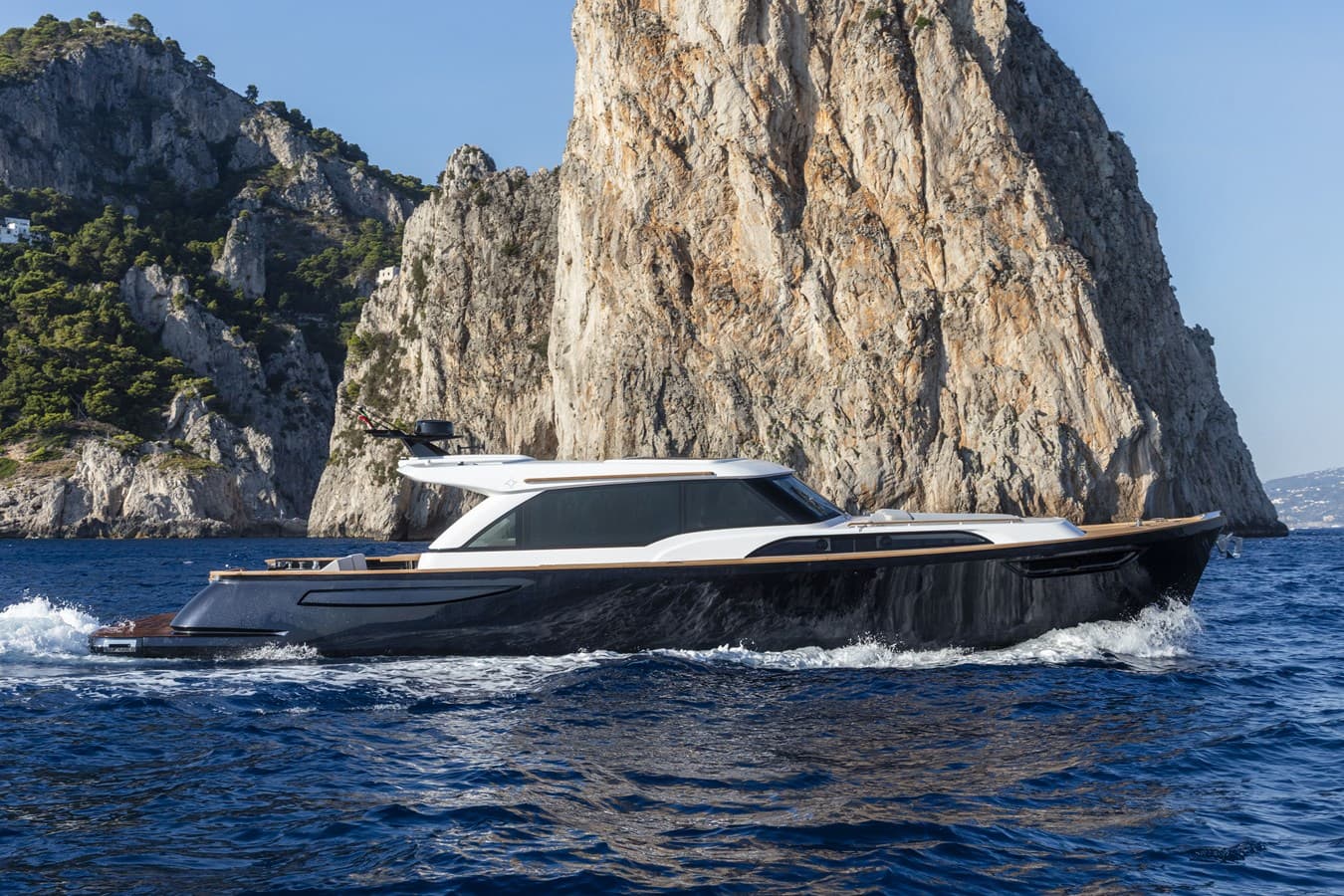 AD ASTRA 60 — 2027 · 58.73' · 1 Cabin · Pre-Owned