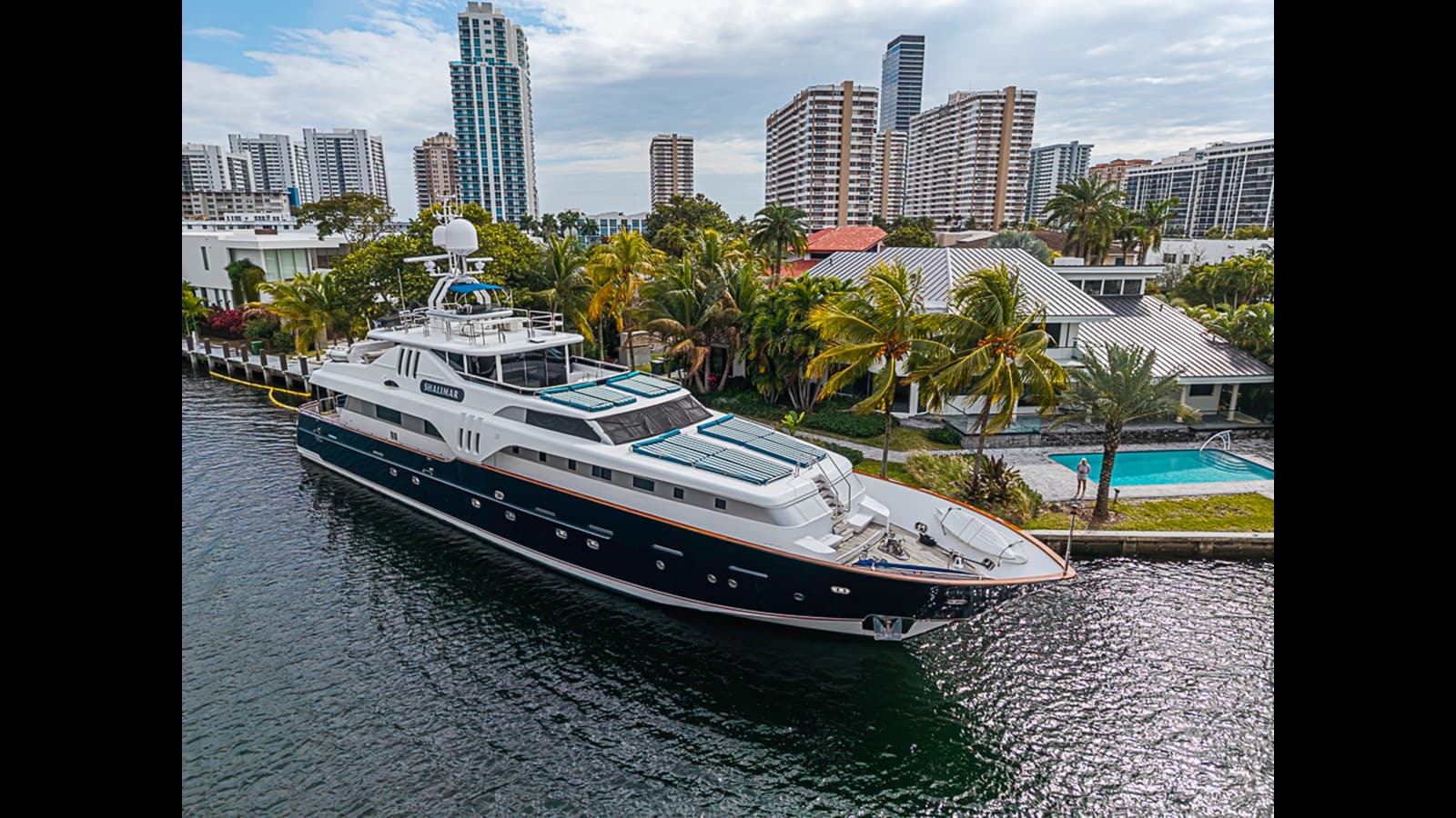 SHALIMAR — 1994 · 117.98' · 5 Cabins · Pre-Owned