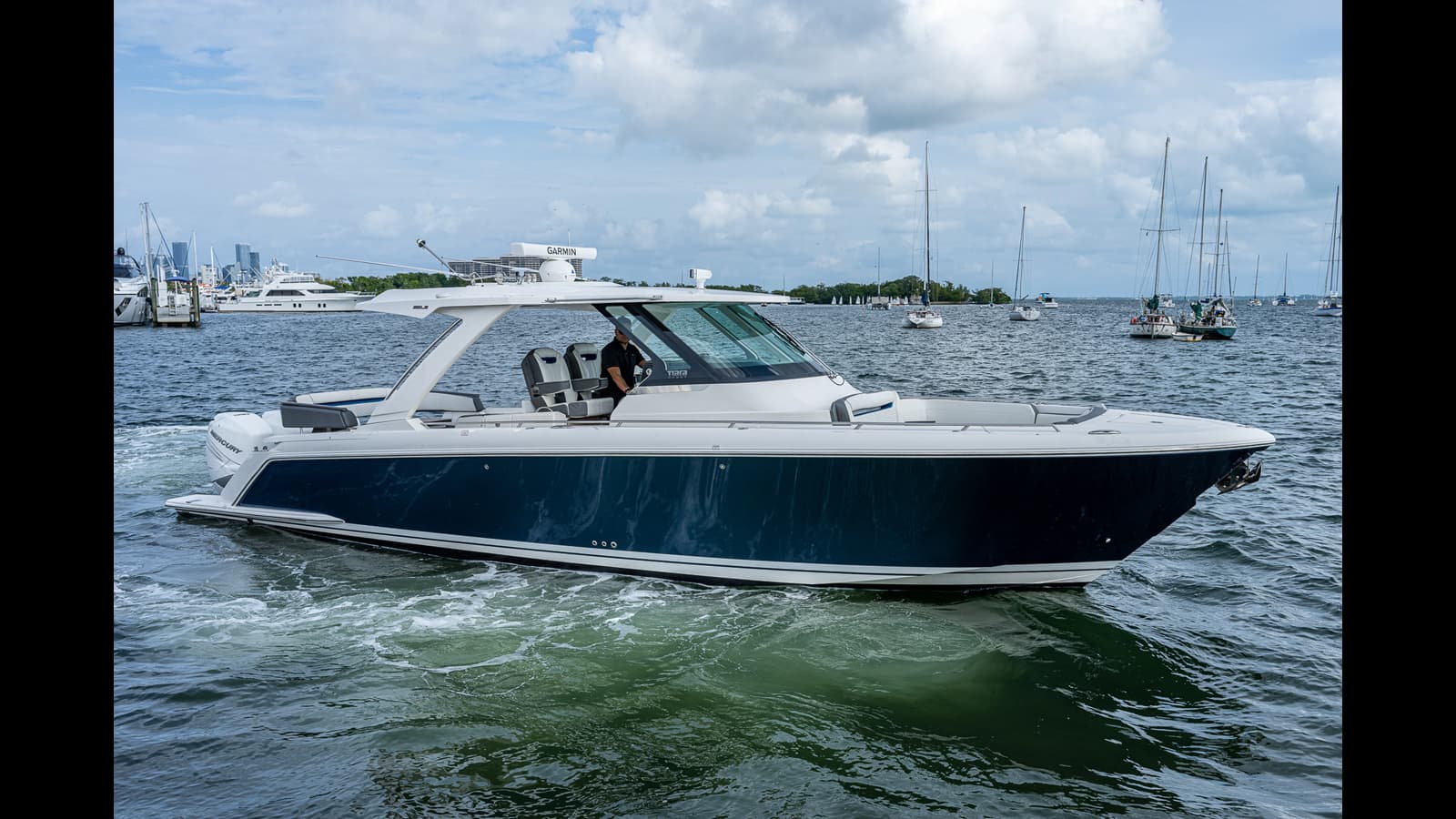 LIQUID ASSET — 2021 · 37.99' · 1 Cabin · Pre-Owned