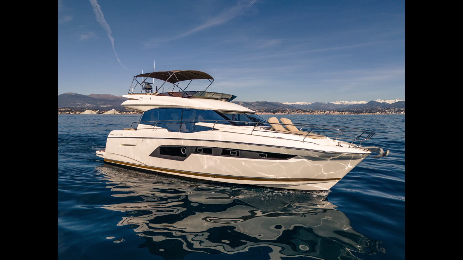 OLETA — 2018 · 52.07' · 3 Cabins · Pre-Owned