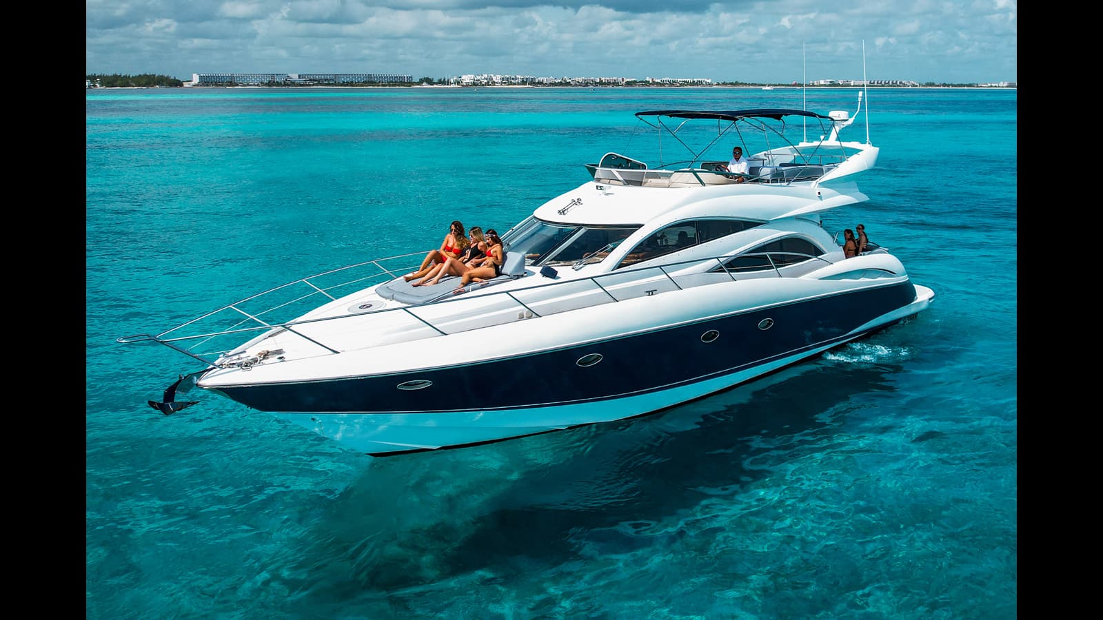 LA MORE — 2003 · 55.97' · 3 Cabins · Pre-Owned