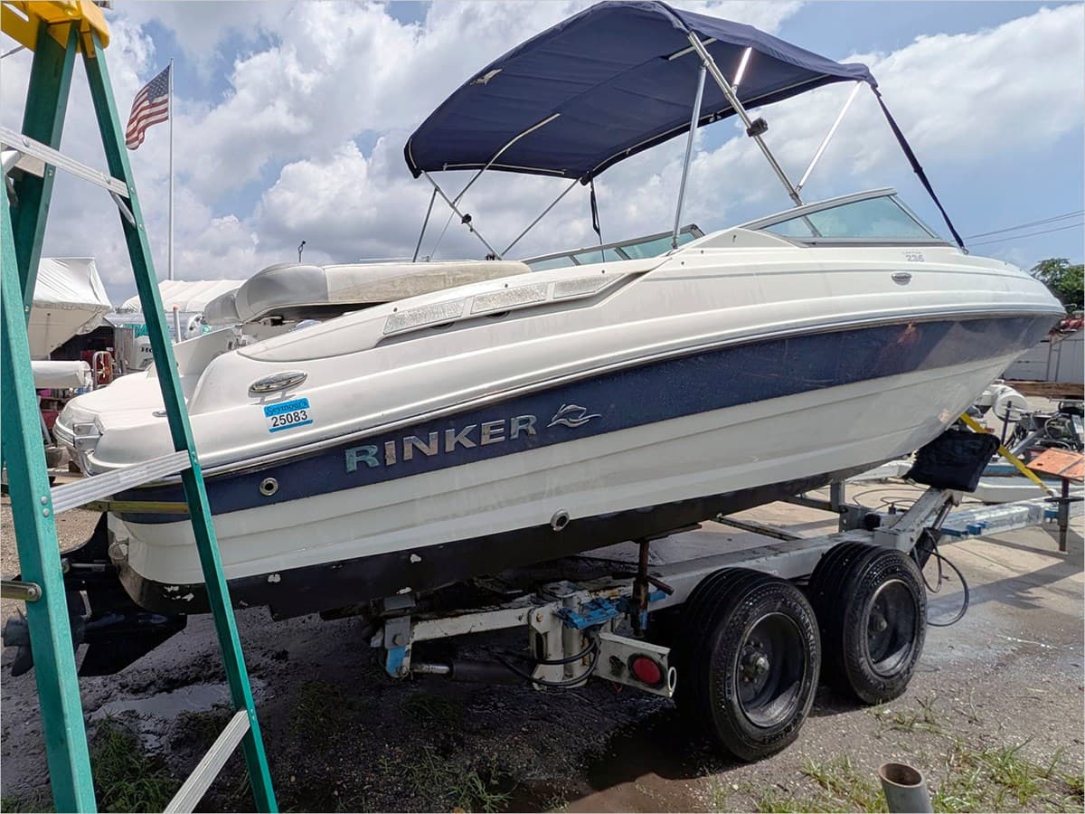 23' RINKER 2013 CAPTIVA 236 — 2013 · 23.06' · 1 Cabin · Pre-Owned