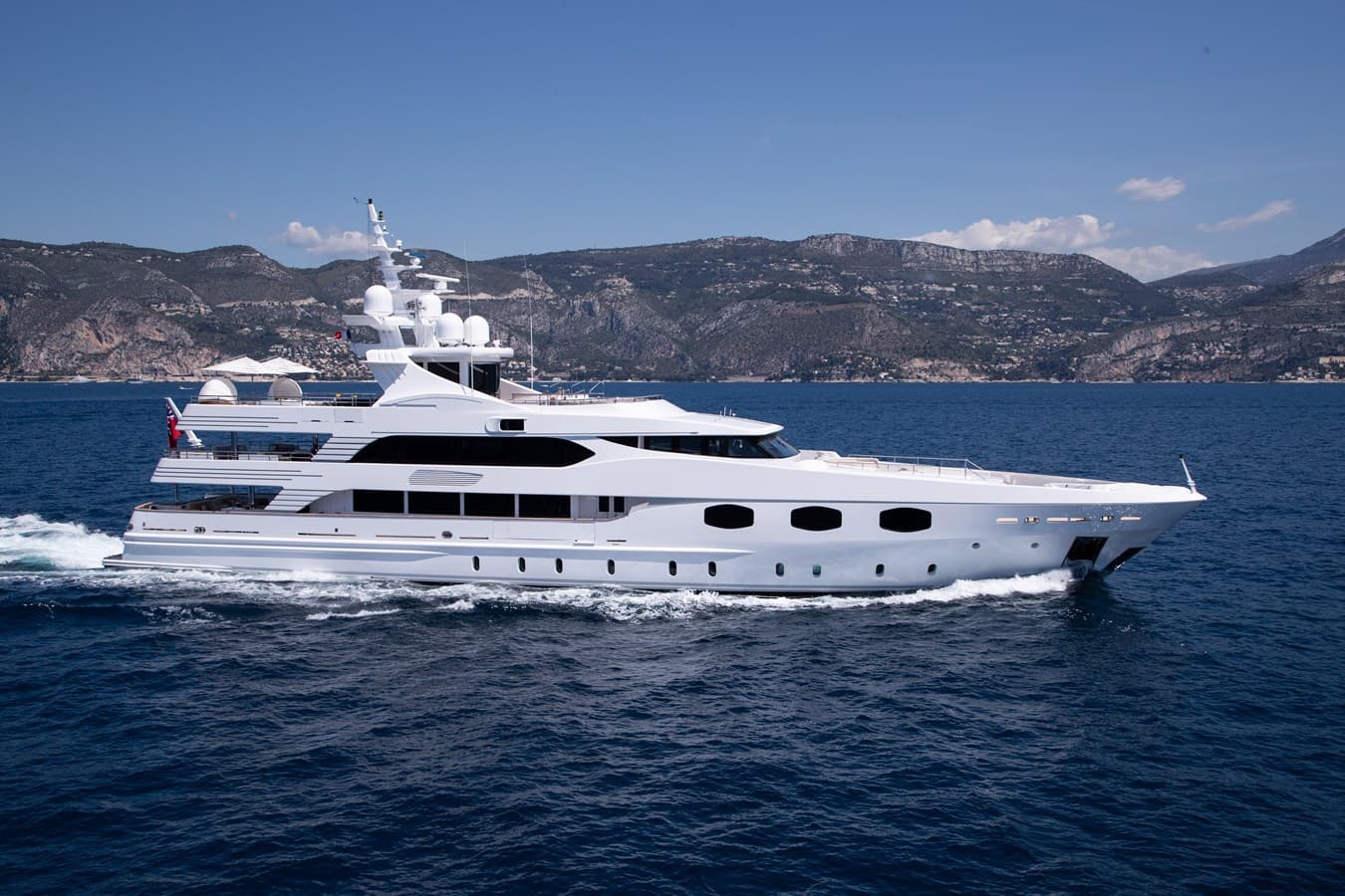 ELENI — 2005 · 164.04' · 6 Cabins · Pre-Owned