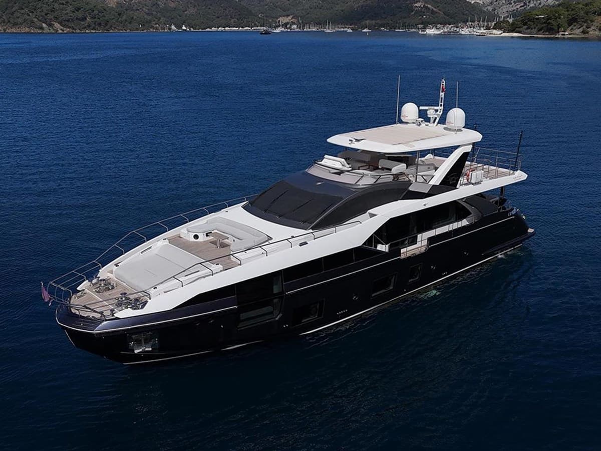 ALEX10 — 2022 · 87.86' · 5 Cabins · Pre-Owned