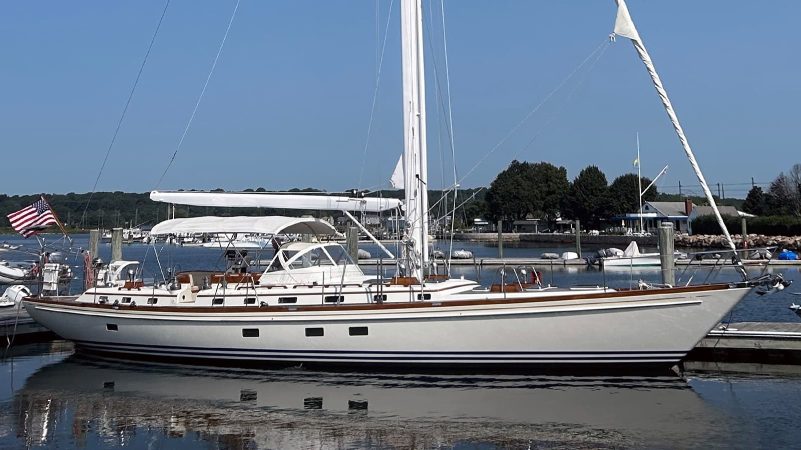BEAU GESTE — 1994 · 61.22' · 3 Cabins · Pre-Owned