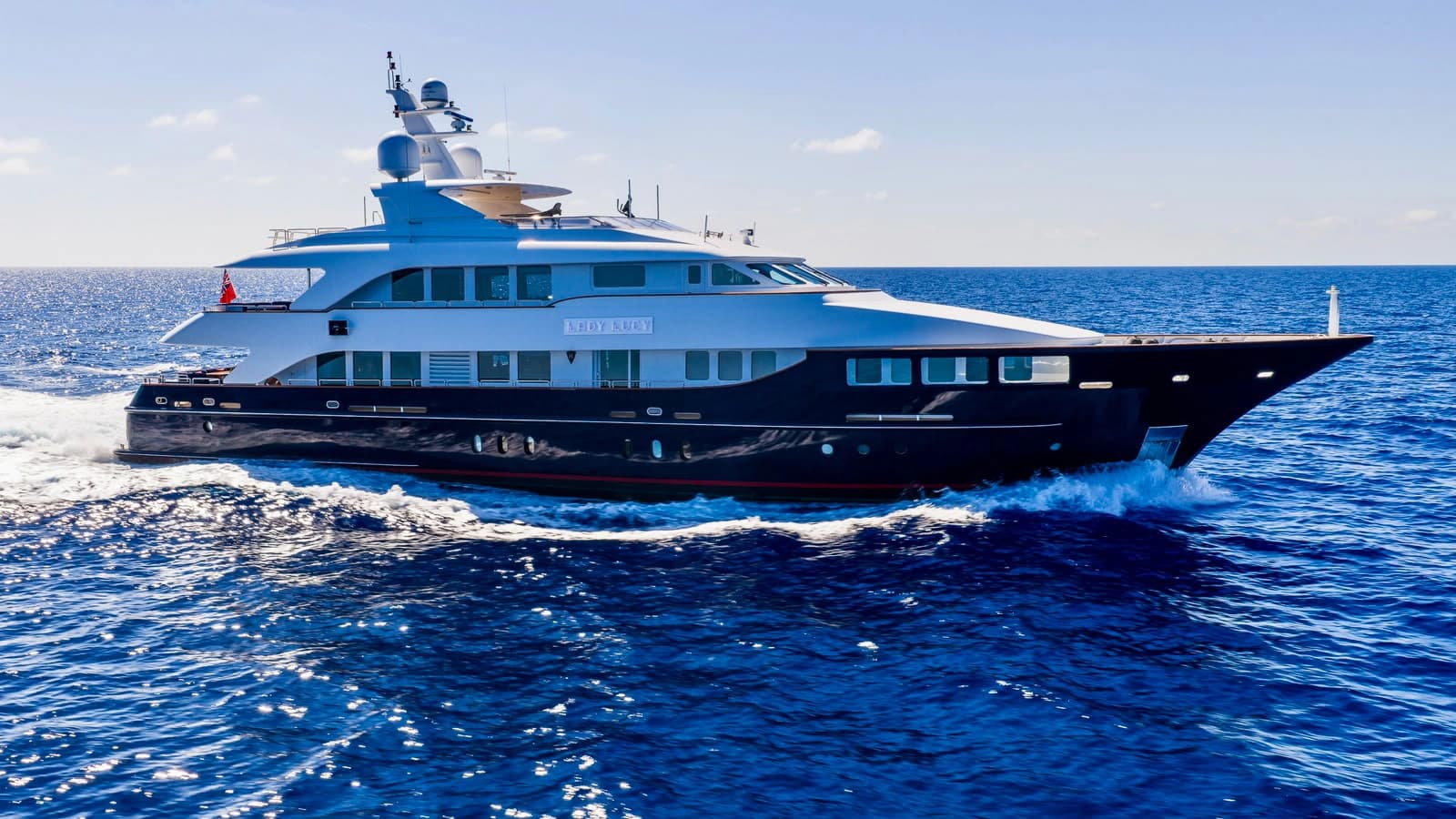 LADY LUCY — 2001 · 129.99' · 4 Cabins · Pre-Owned