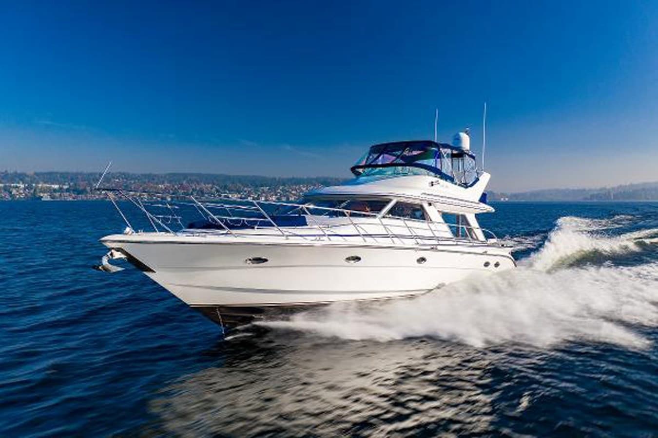 LOKI — 2001 · 52.99' · 3 Cabins · Pre-Owned