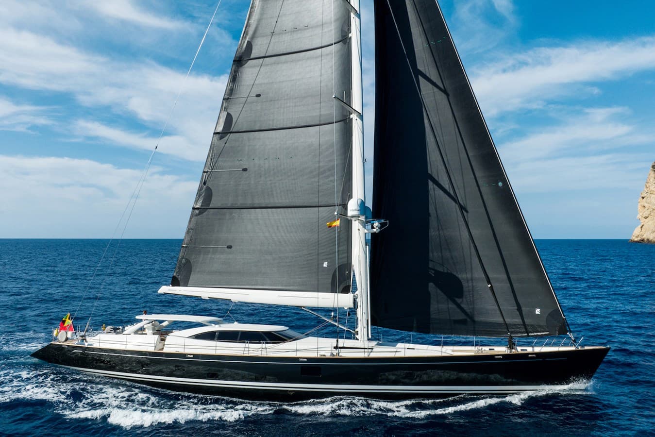 DAKOTA — 2006 · 127.62' · 4 Cabins · Pre-Owned