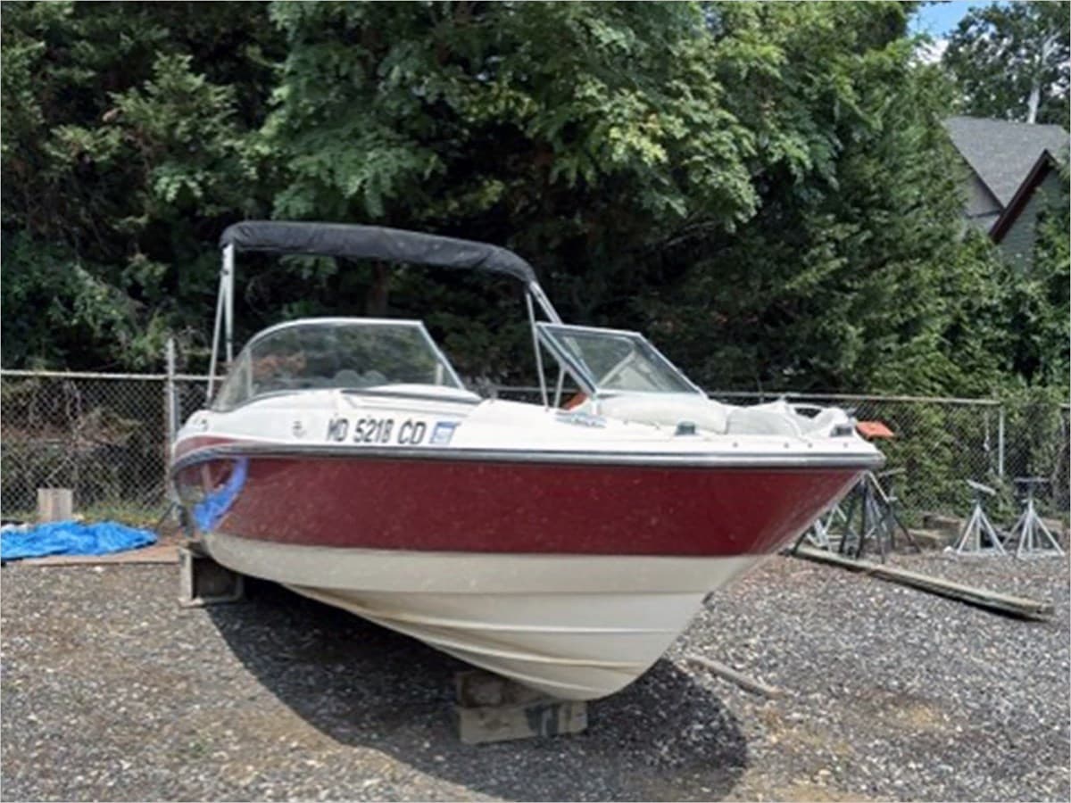 21' BAYLINER 2011 215 — 2011 · 21.06' · 1 Cabin · Pre-Owned