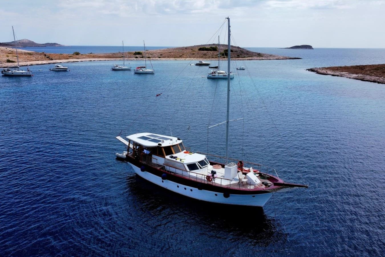 21 M MOTORSAILOR — 1987 · 68.9' · 4 Cabins · Pre-Owned