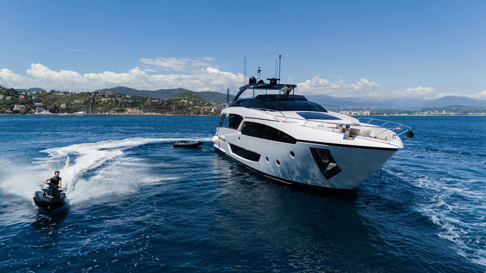 G — 2023 · 93.5' · 4 Cabins · Pre-Owned