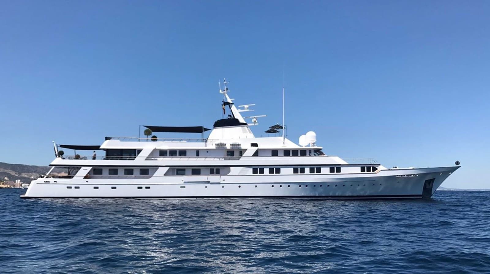 STELLA FIERA II — 1979 · 198' · 8 Cabins · Pre-Owned