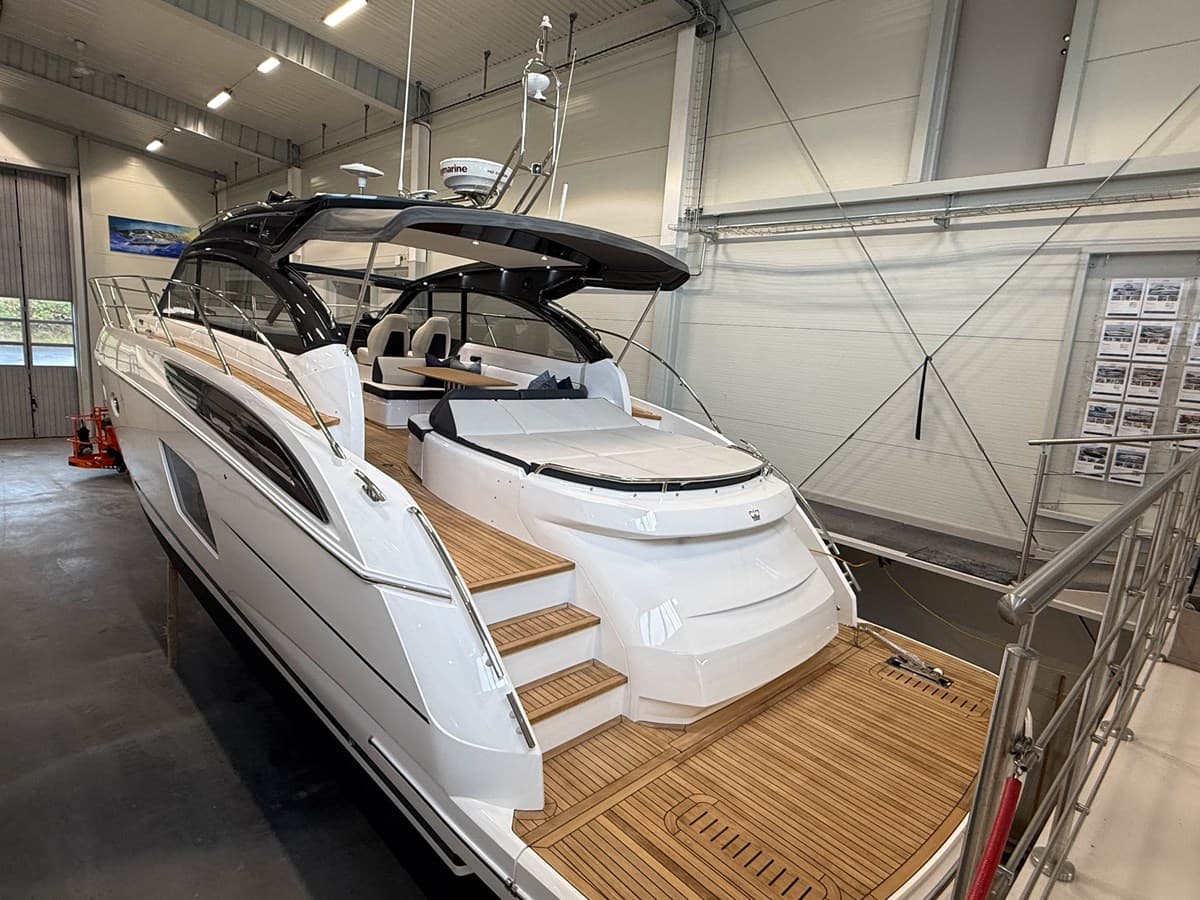 PRINCESS V48 OPEN — 2017 · 51.84' · 2 Cabins · Pre-Owned