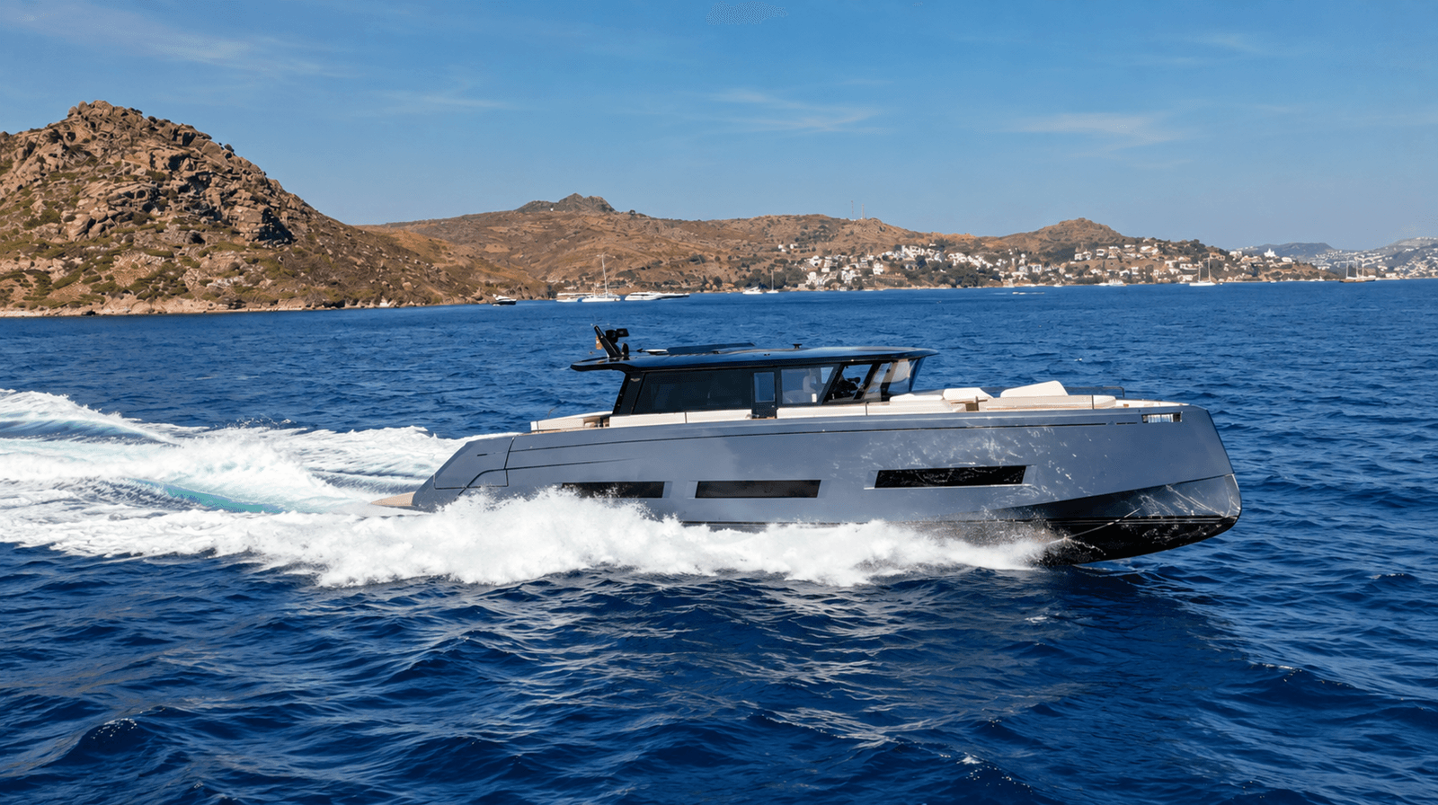 LUCKY LUKA — 2025 · 74.97' · 3 Cabins · Pre-Owned