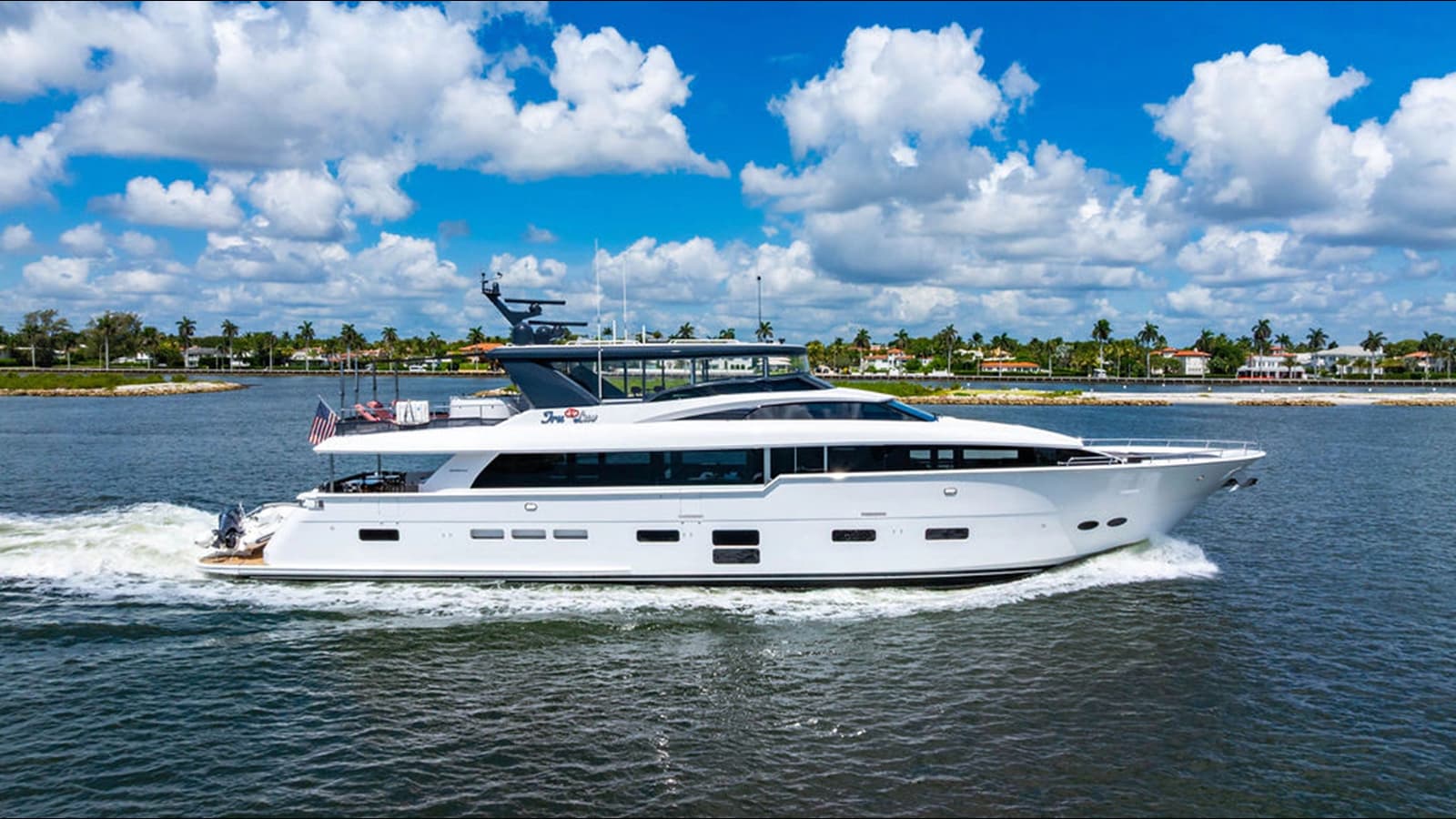 TRU LUV — 2022 · 104.99' · 4 Cabins · Pre-Owned
