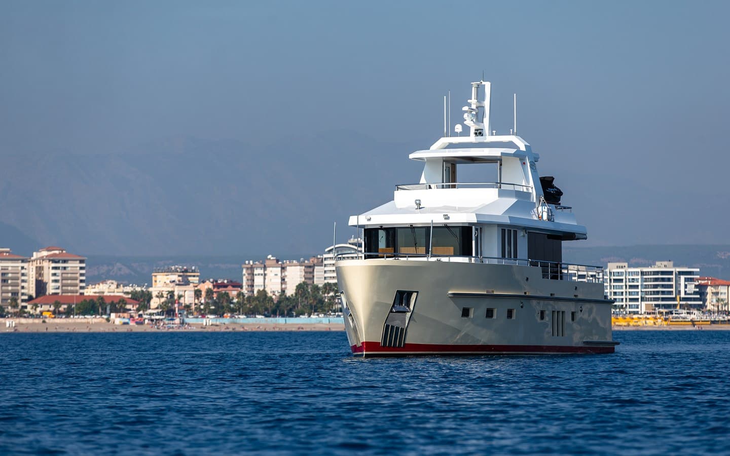 DZAM — 2012 · 60.04' · 2 Cabins · Pre-Owned