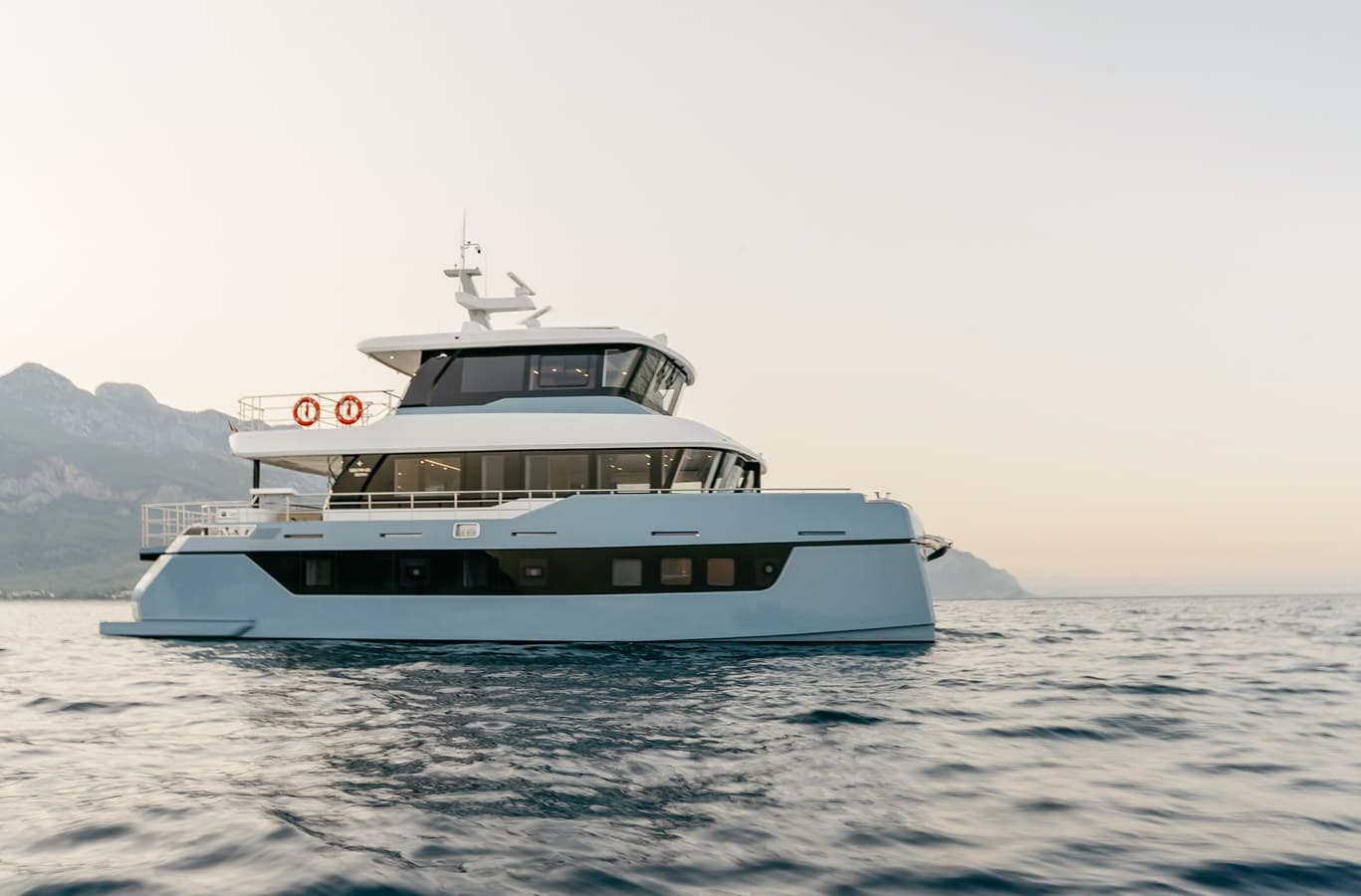 BC 60 BBEE — 2026 · 61.98' · 3 Cabins · Pre-Owned
