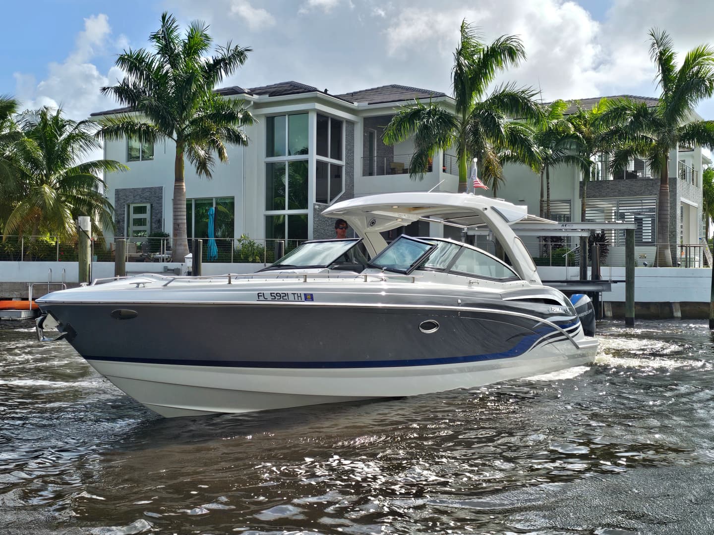 OUTER SPACE — 2023 · 37' · Pre-Owned