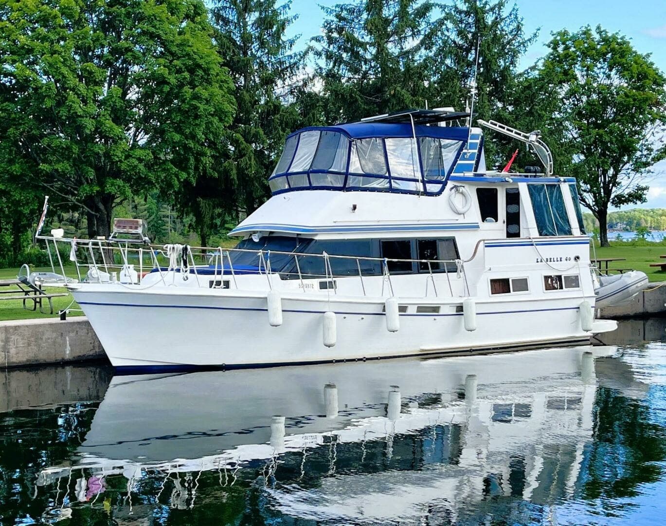 1987 Bestway Labelle 40 — 1987 · 43' · Pre-Owned