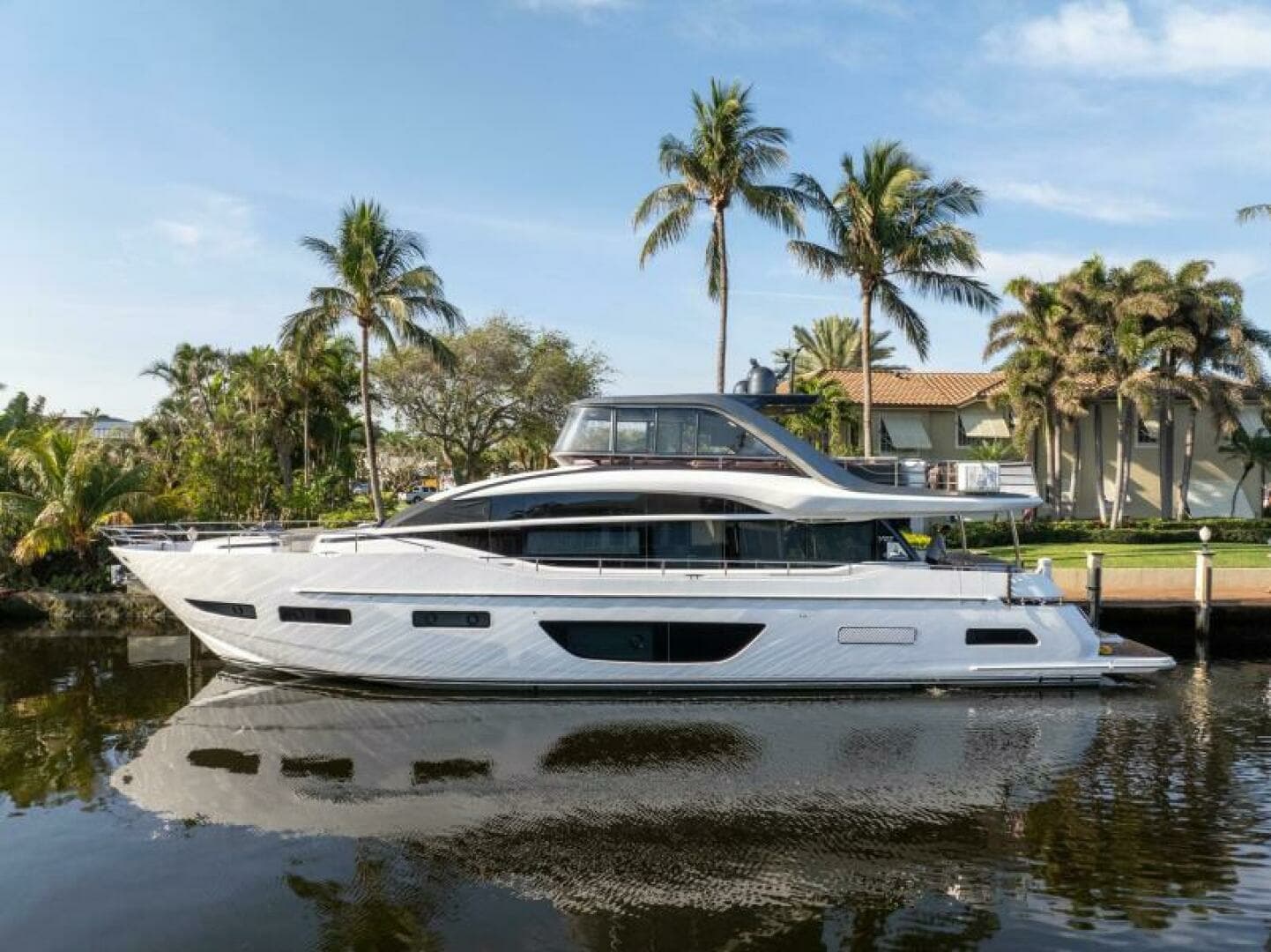 Kaos — 2019 · 86' · Pre-Owned