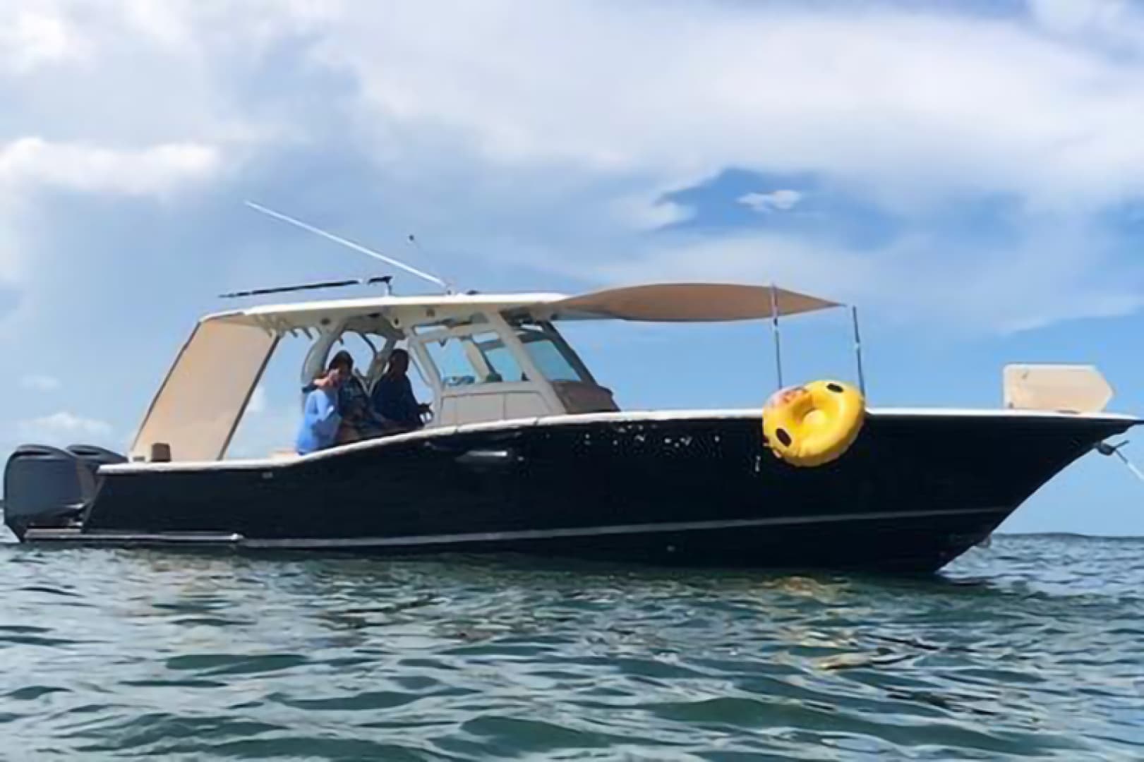 2012 Scout 345 CC — 2012 · 34' · 1 Cabin · Pre-Owned