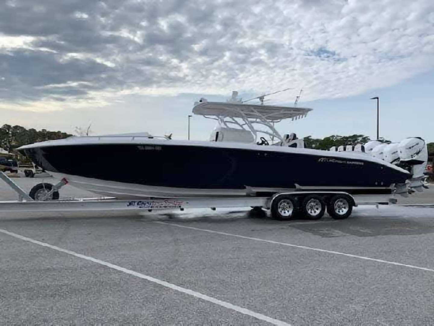 2019 Midnight Express 39 Cuddy — 2019 · 39' · Pre-Owned