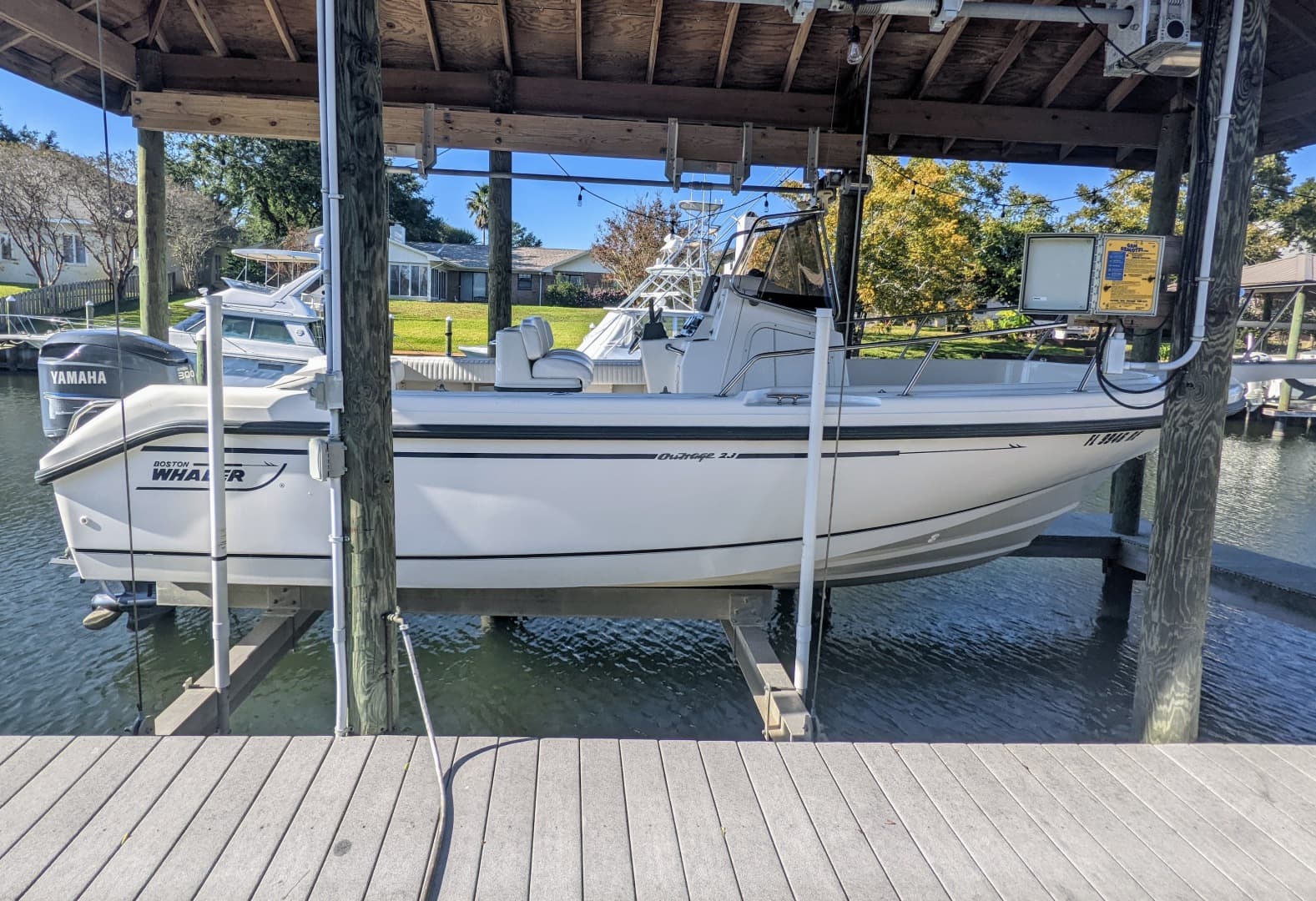 1998 Boston Whaler 23 Outrage — 1998 · 23' · Pre-Owned