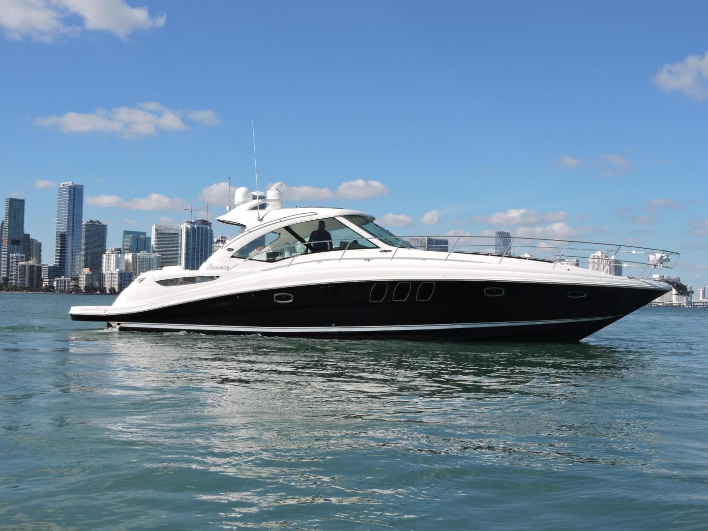 Title Wave — 2007 · 48' · 2 Cabins · Pre-Owned