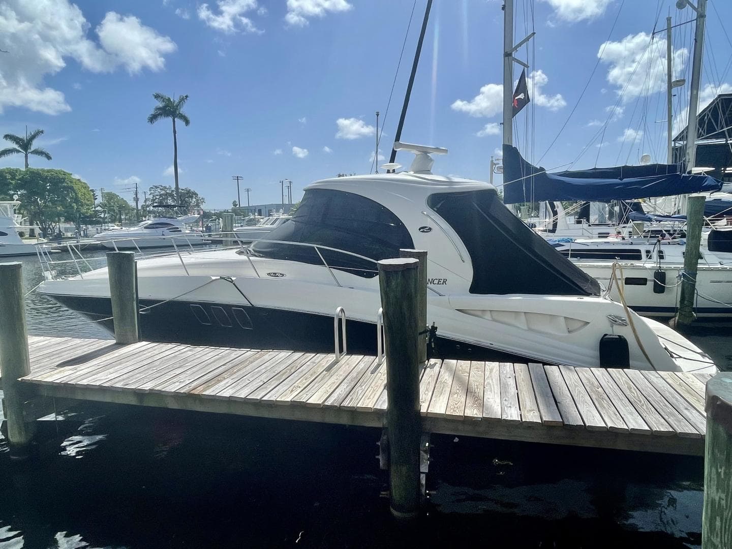 Just J's — 2008 · 40' · 1 Cabin · Pre-Owned