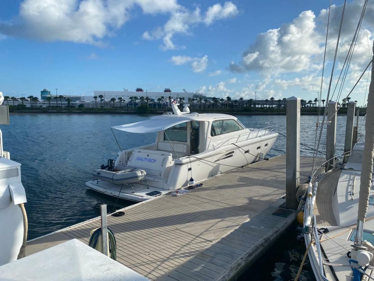 2004 Tiara Sport 5200 Sovran Salon — 2004 · 52' · Pre-Owned