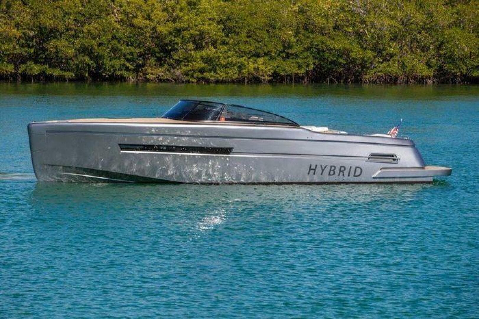 eMotion/HYBRID — 2018 · 36' · 1 Cabin · Pre-Owned