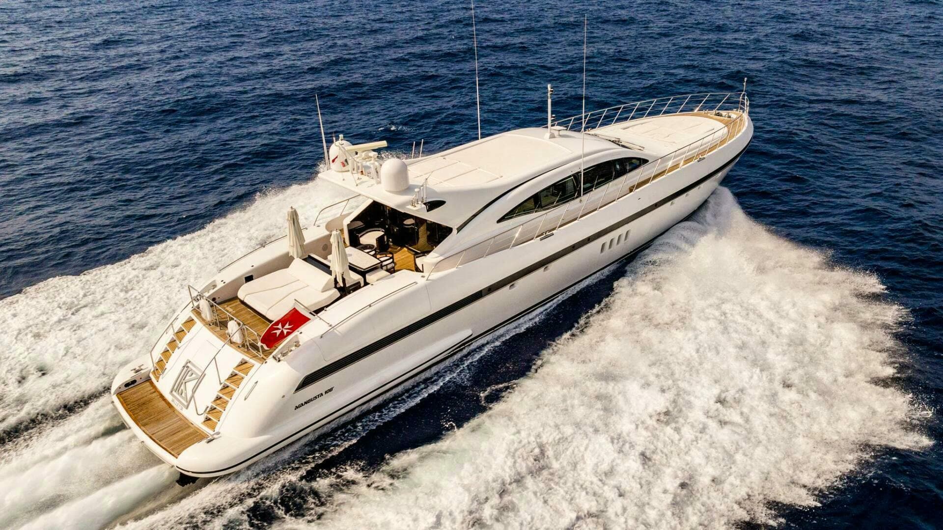 1K — 2013 · 109' · 3 Cabins · Pre-Owned