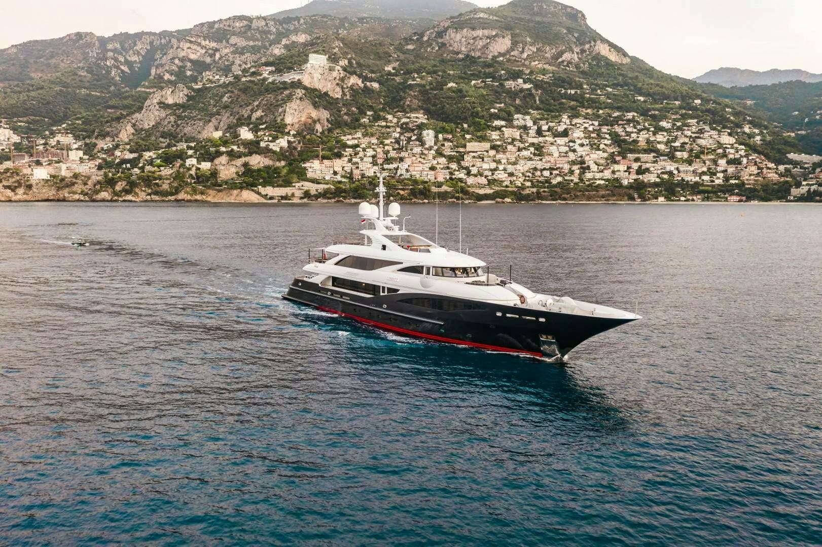 LIBERTY — 2011 · 164' · 6 Cabins · Pre-Owned