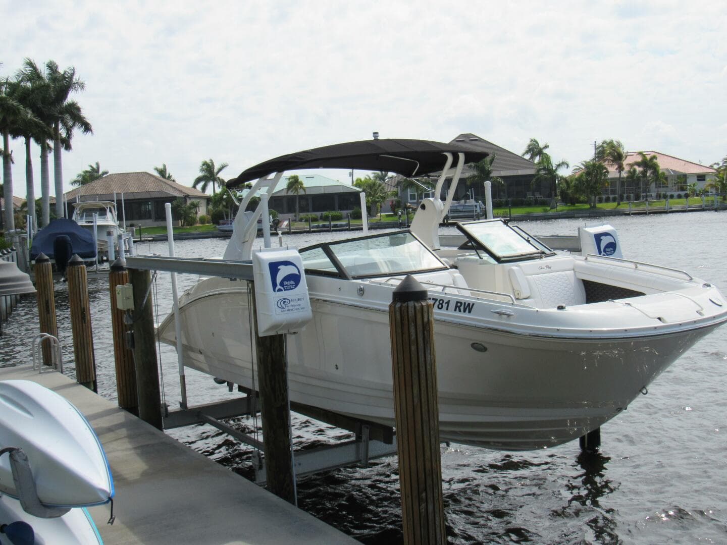 2019 Sea Ray SDX 270 Outboard — 2019 · 27' · Pre-Owned