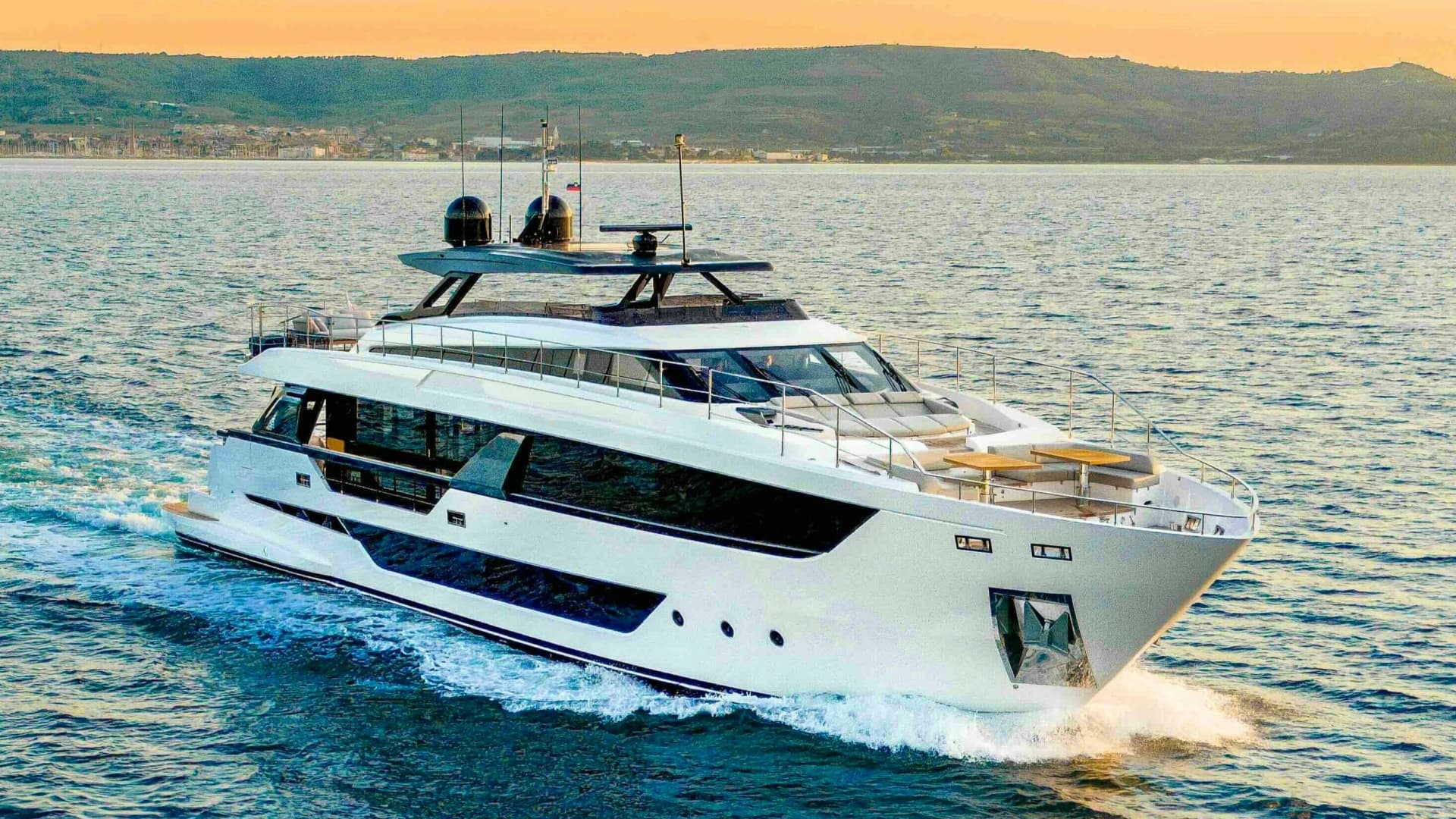 ISOTTA — 2023 · 98' · 5 Cabins · Pre-Owned
