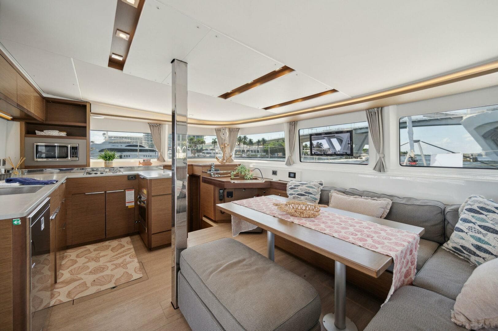 2021 Lagoon — 2021 · 45' · 4 Cabins · Pre-Owned